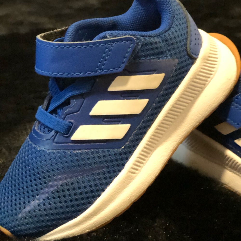 Adidas - Picture 2 of 4